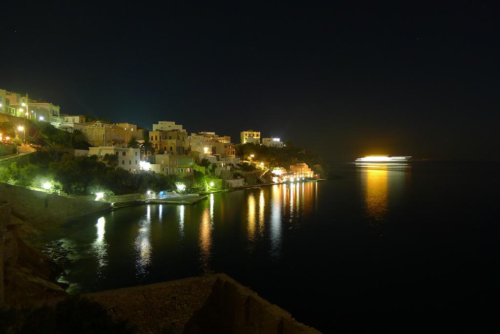 Apollonos Seafront Apartment 에르무폴리 외부 사진